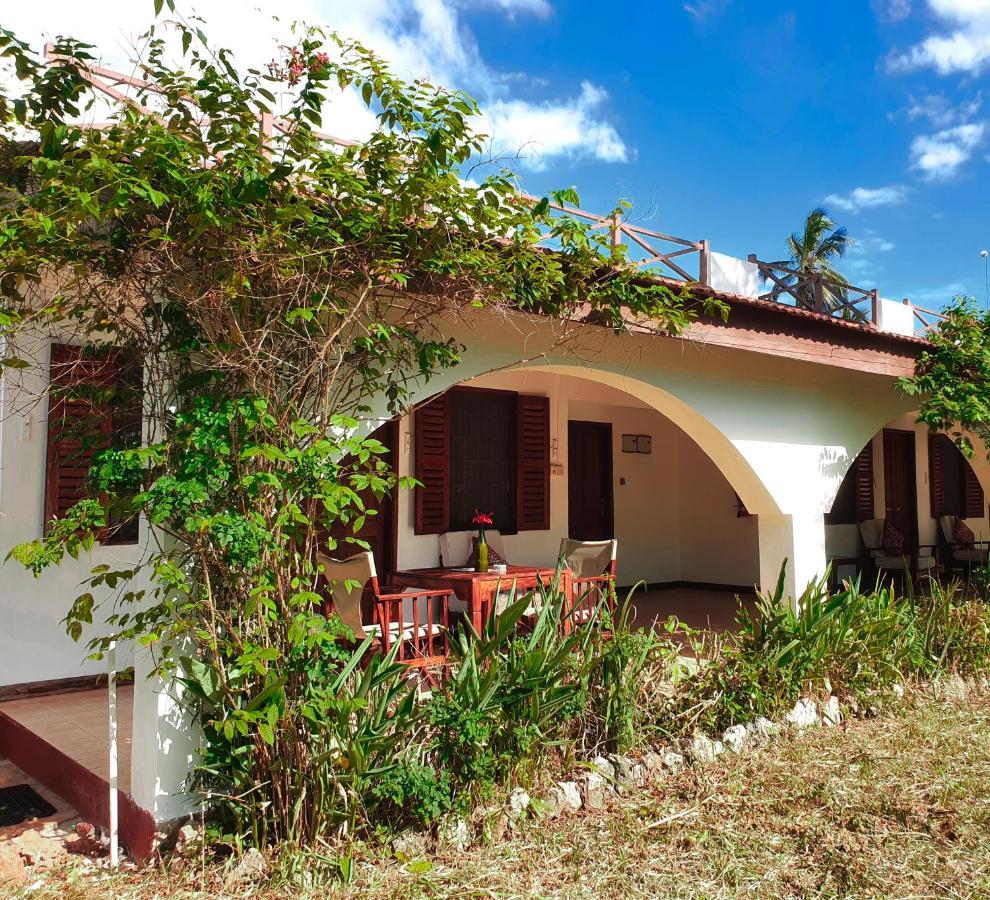 Flame Tree Hotel 3*