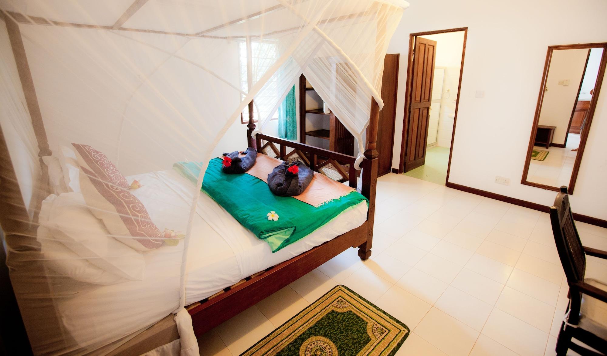 Hotel Flame Tree 3*